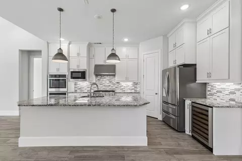 Kitchen - 1908 Roundtree Cir E, Aledo, TX 76008 photo 2 of 5