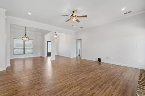 Living - 107 Beechcraft Rd, Abilene, TX 79602 photo 3 of 5