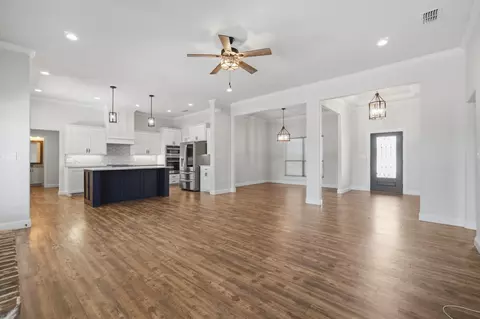 Living - 107 Beechcraft Rd, Abilene, TX 79602 photo 4 of 5