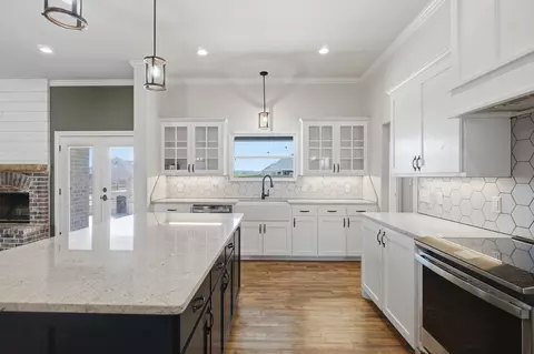 Kitchen - 107 Beechcraft Rd, Abilene, TX 79602 photo 3 of 3