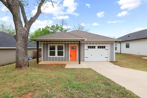 1221 W Johnson St, Denison, TX 75020