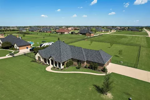 2921 Alamosa Dr, Terrell, TX 75160
