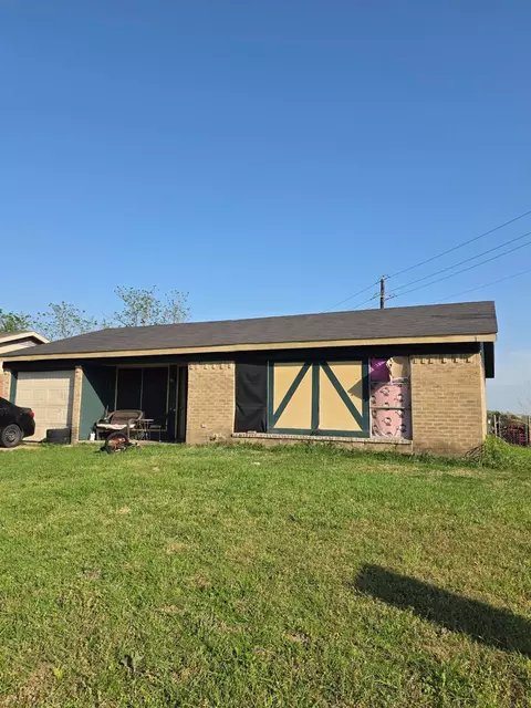 208 Woodgrove St, Mesquite, TX 75181