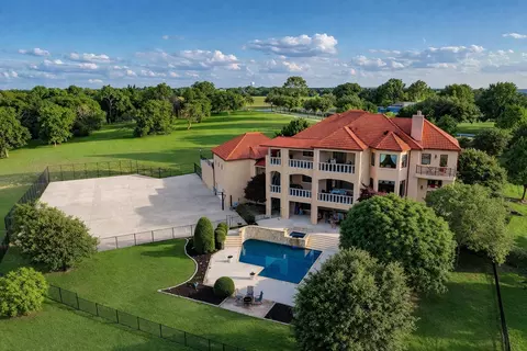 323 Kings Ct, Forney, TX 75126
