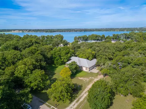 411 Valley Rd, Weatherford, TX 76087