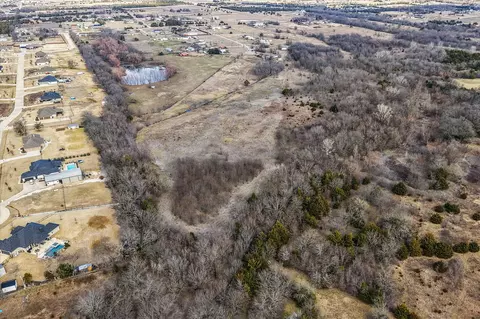 5594 Creekview Dr, Farmersville, TX 75442