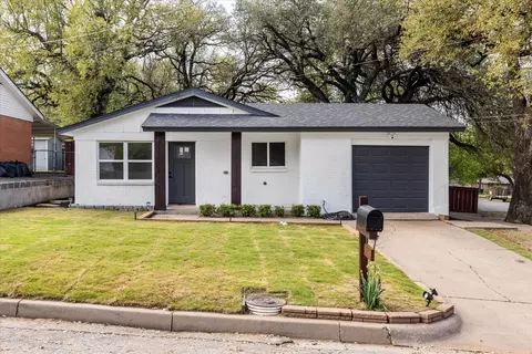 602 E 4th St, Weatherford, TX 76086