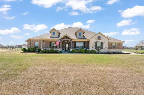 7925 Grassland Dr, Godley, TX 76044