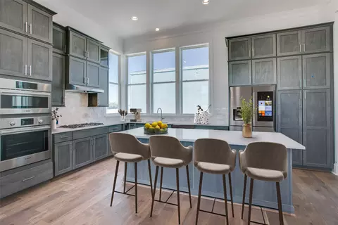 211 Carroll St, Fort Worth, TX 76107