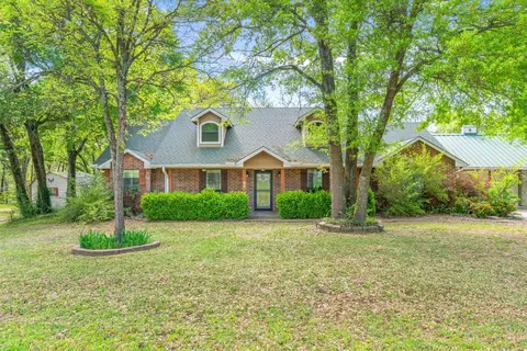 190 Westshore Dr, Wills Point, TX 75169