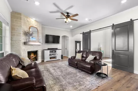 Living - 399 Frederick Dr, Robinson, TX 76706 photo 1 of 4