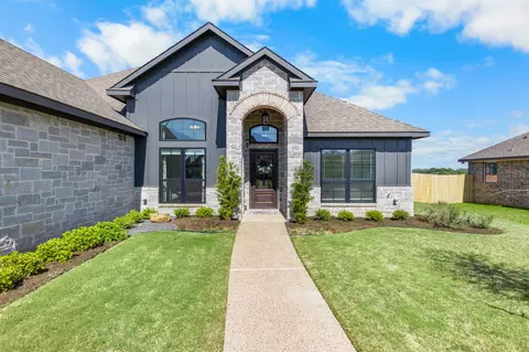 Exterior - 399 Frederick Dr, Robinson, TX 76706 photo 3 of 9