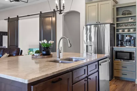 Kitchen - 399 Frederick Dr, Robinson, TX 76706 photo 4 of 5