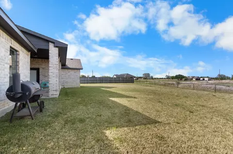Exterior - 399 Frederick Dr, Robinson, TX 76706 photo 4 of 9
