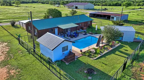 978 Longbranch Rd, Nocona, TX 76255