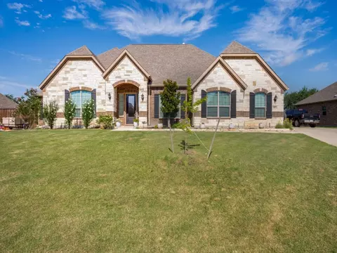 102 White Oak Dr, Krugerville, TX 76227
