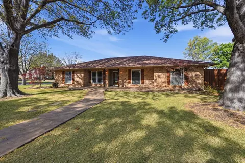 101 Baird Cir, Highland Village, TX 75077