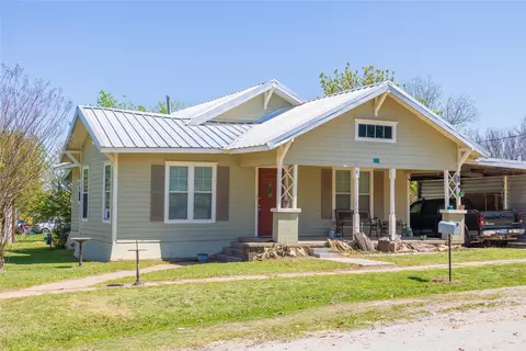 Exterior - 601 E Ross Ave, De Leon, TX 76444 photo 2 of 9