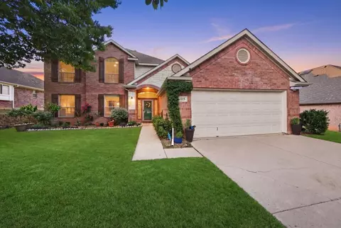 925 Ascension Dr, Hurst, TX 76053