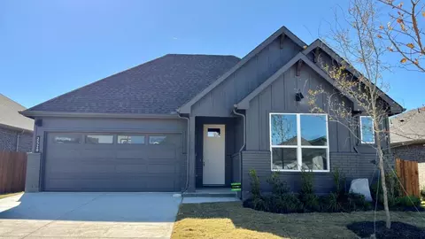 2520 Goldfinch Dr, Denton, TX 76205