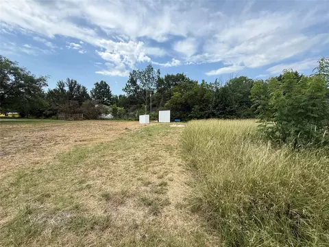 4724 N University Dr, Denton, TX 76208
