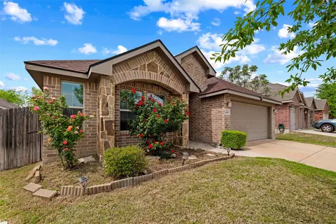 2312 Wakecrest Dr, Fort Worth, TX 76108