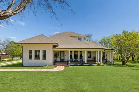 110 S Walnut, Roanoke, TX 76262