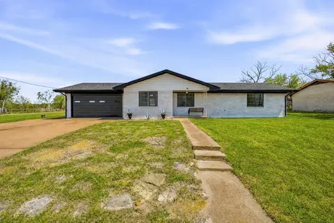 925 N Kirk St, Hico, TX 76457