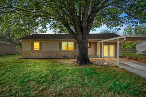 901 N Main St, West, TX 76691