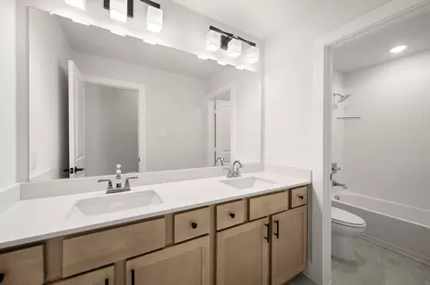 Bath - 1632 Ginger Ln, Argyle, TX 76226 photo 6 of 9