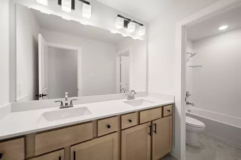 Bath - 1632 Ginger Ln, Argyle, TX 76226 photo 5 of 9