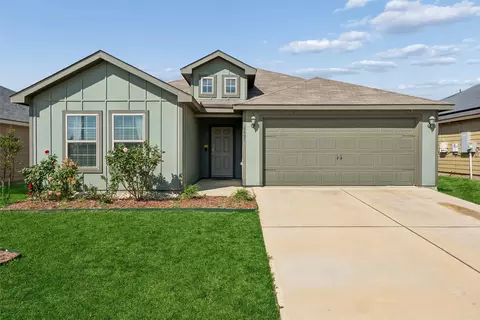 8401 Steel Dust Dr, Fort Worth, TX 76179