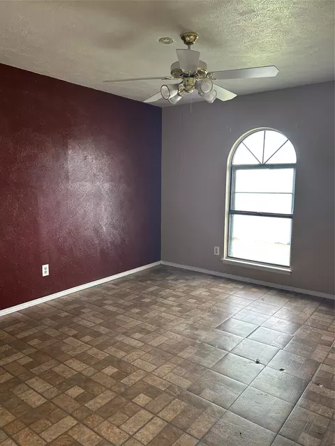 633 Valley View Dr, Allen, TX 75002