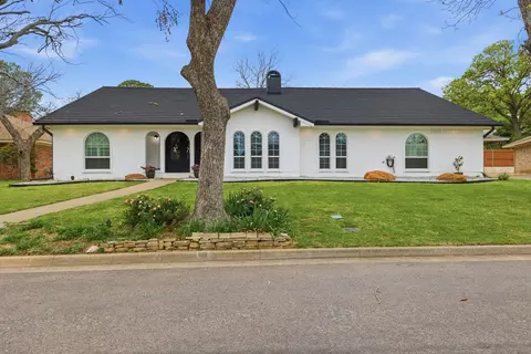 1613 Glasgow Dr, Arlington, TX 76015