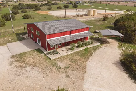 420 Overlook Dr, Cleburne, TX 76033