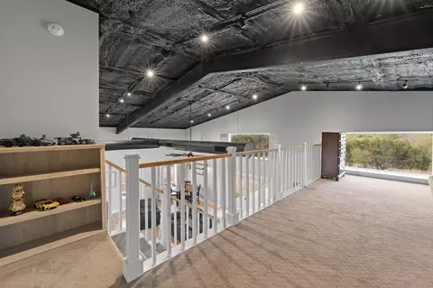 Entry Way - 420 Overlook Dr, Cleburne, TX 76033 photo 5 of 5