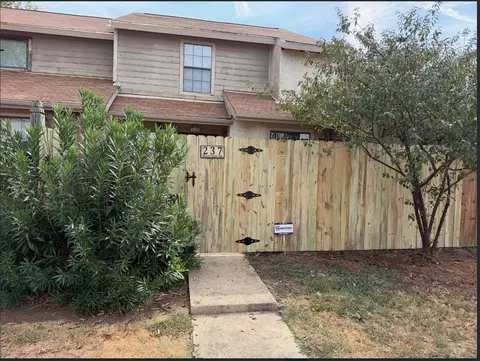 237 Shady Lane Dr, Fort Worth, TX 76112
