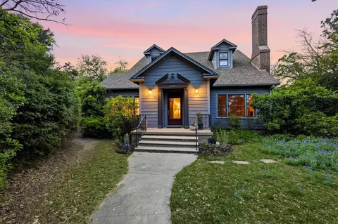 2044 W Oak St, Denton, TX 76201