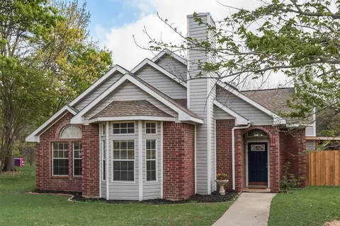 9122 Oak Hollow Dr, Rowlett, TX 75089