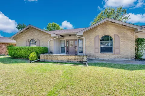 1022 Byron Ln, Arlington, TX 76012