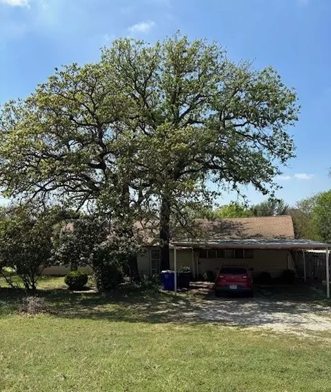 1202 Peggy Ln, Kennedale, TX 76060