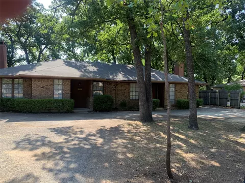 2205 Landmark Ct, Arlington, TX 76013