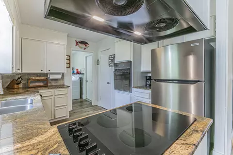 Kitchen - 11118 China Spring Rd, Waco, TX 76708 photo 3 of 3