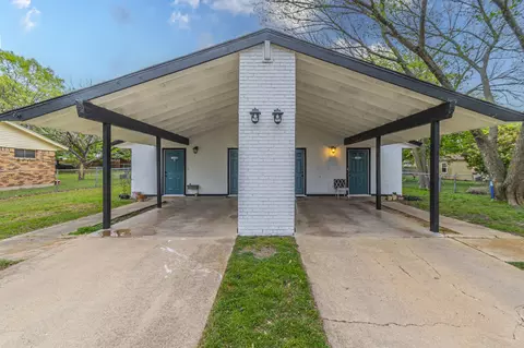 104 N Hillside St, Red Oak, TX 75154