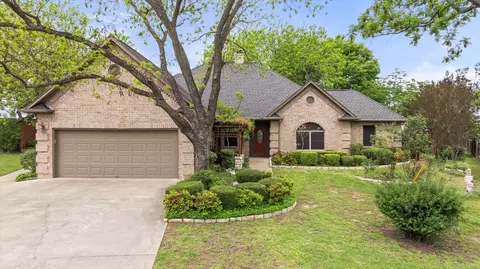5204 Nueces Ct, Granbury, TX 76049