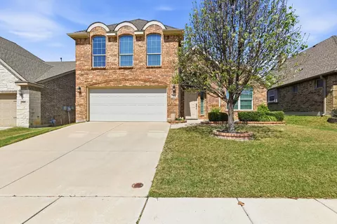 1001 Albany Dr, Fort Worth, TX 76131