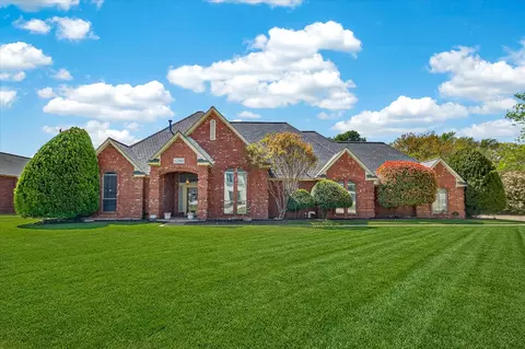 2303 Hillside Ct, Southlake, TX 76092