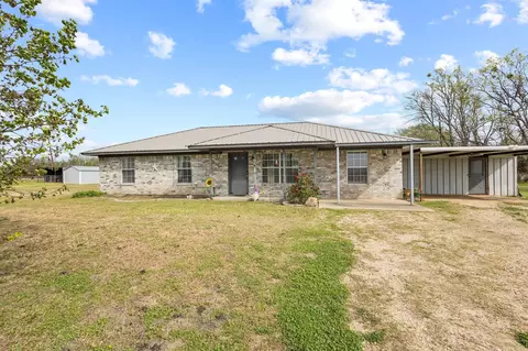 472 Milton Minter Rd, Deport, TX 75435