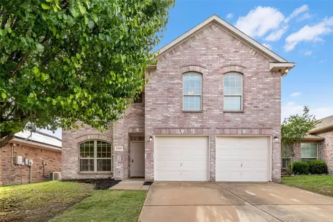 5140 Mirror Lake Dr, Haltom City, TX 76117