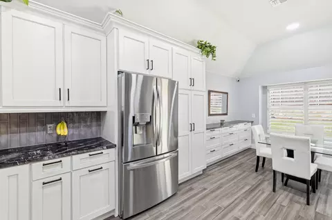 Kitchen - 1711 Copper Leaf Dr, Corinth, TX 76210 photo 4 of 4